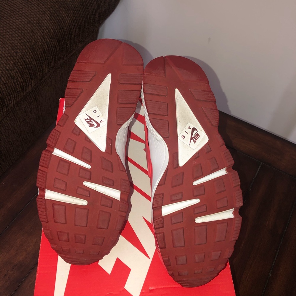 COPY - Nike Huraches tennis shoes - Picture 3 of 8